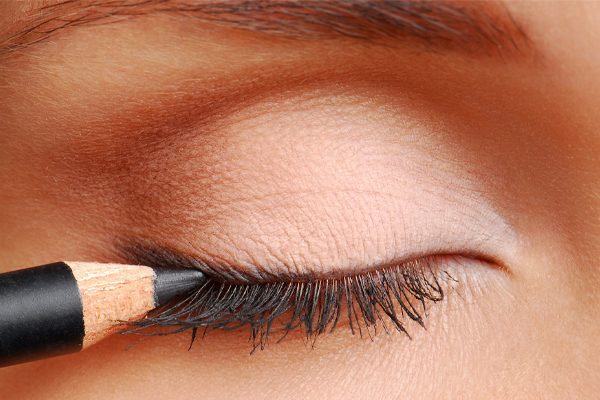 استفاده از مداد چشم