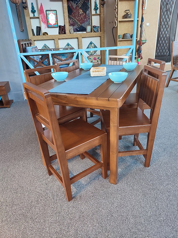 میز صبحانه چوبی فضای باز