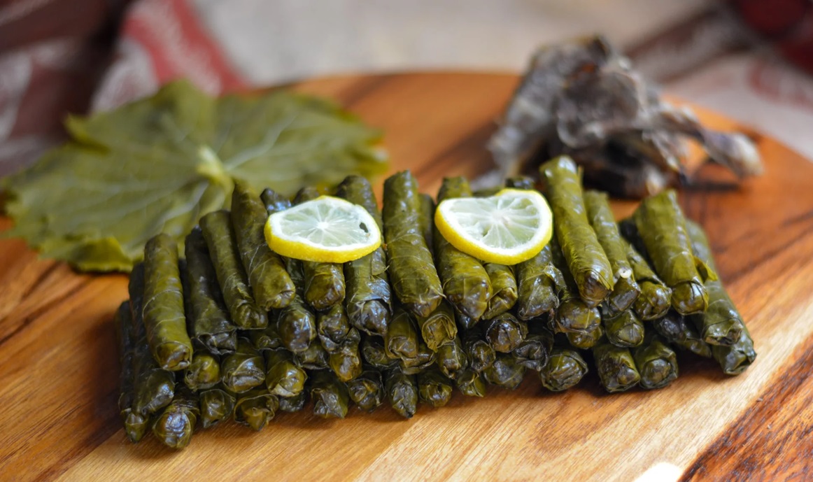 دلمه برگ مو - طرز تهیه دلمه ساده خانگی با برگ انگور