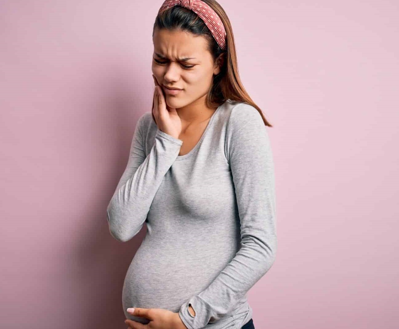 درمان دندان درد در بارداری با طب سنتی