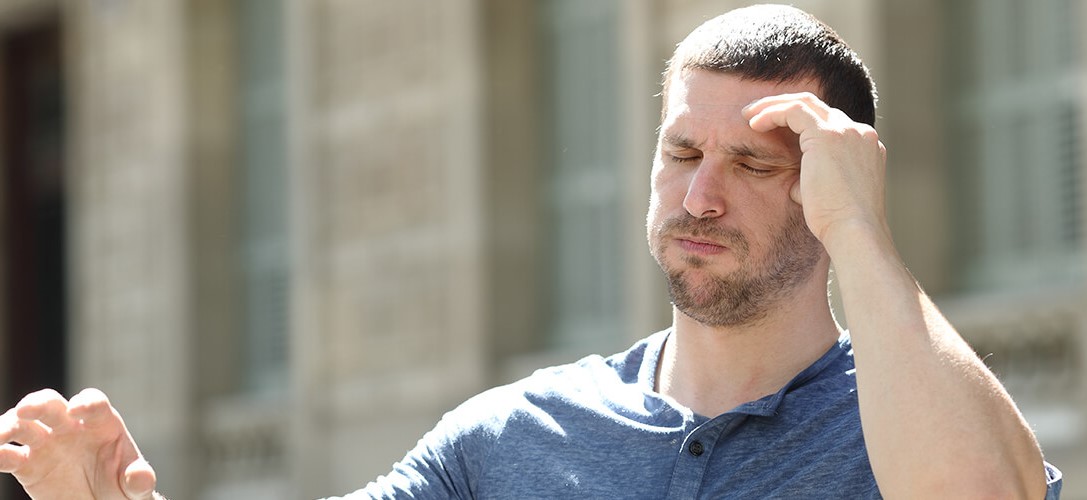 برای درمان سرگیجه چی بخوریم - درمان فوری سرگیجه در خانه