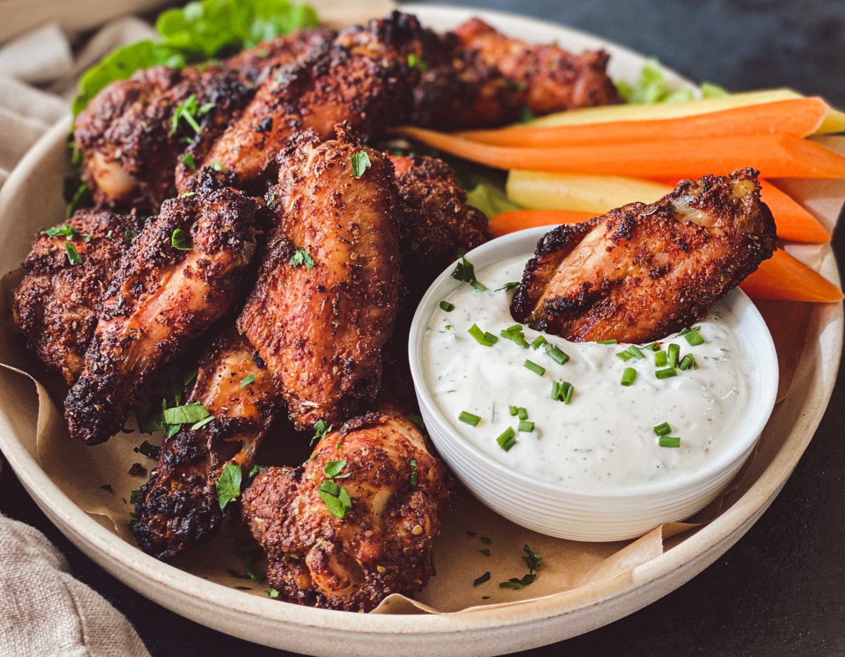 مرینیت بال - مزه دار کردن بال مرغ با سس مایونز