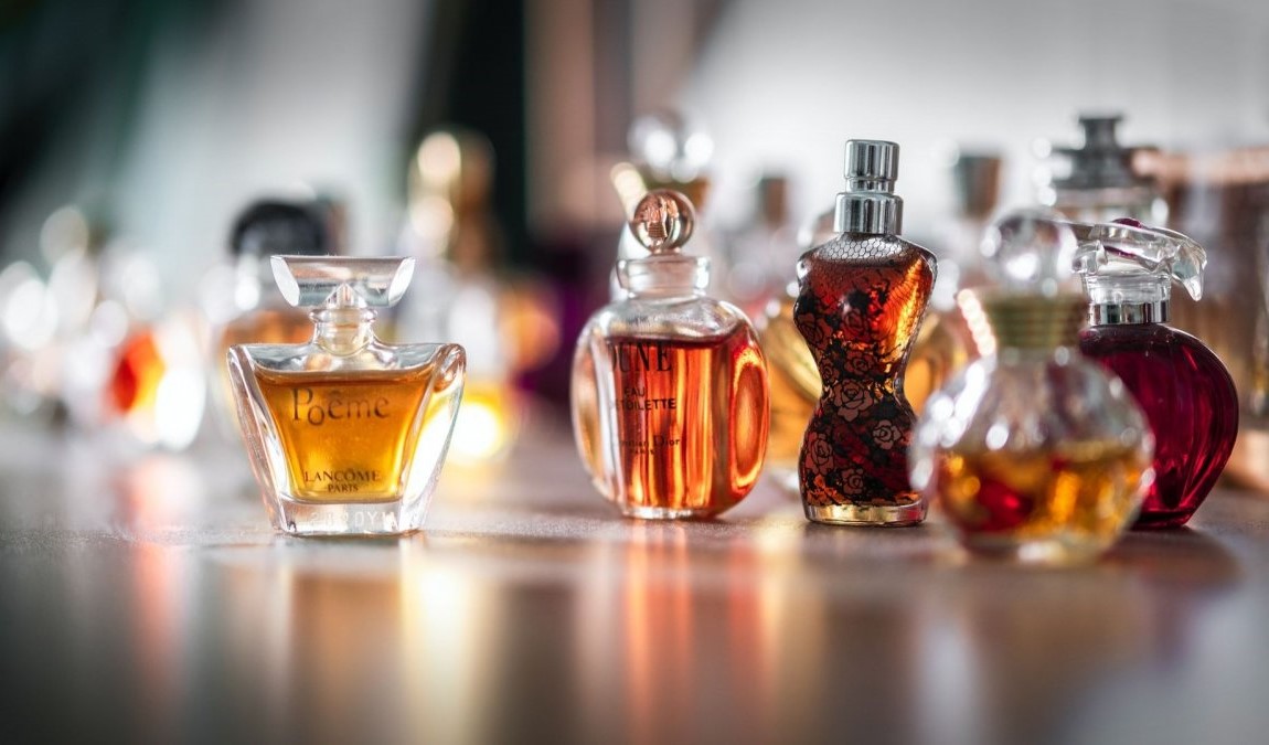 خوشبوترین عطرهای پاییزی ۲۰۲۵ - ادکلن های خارجی زنانه