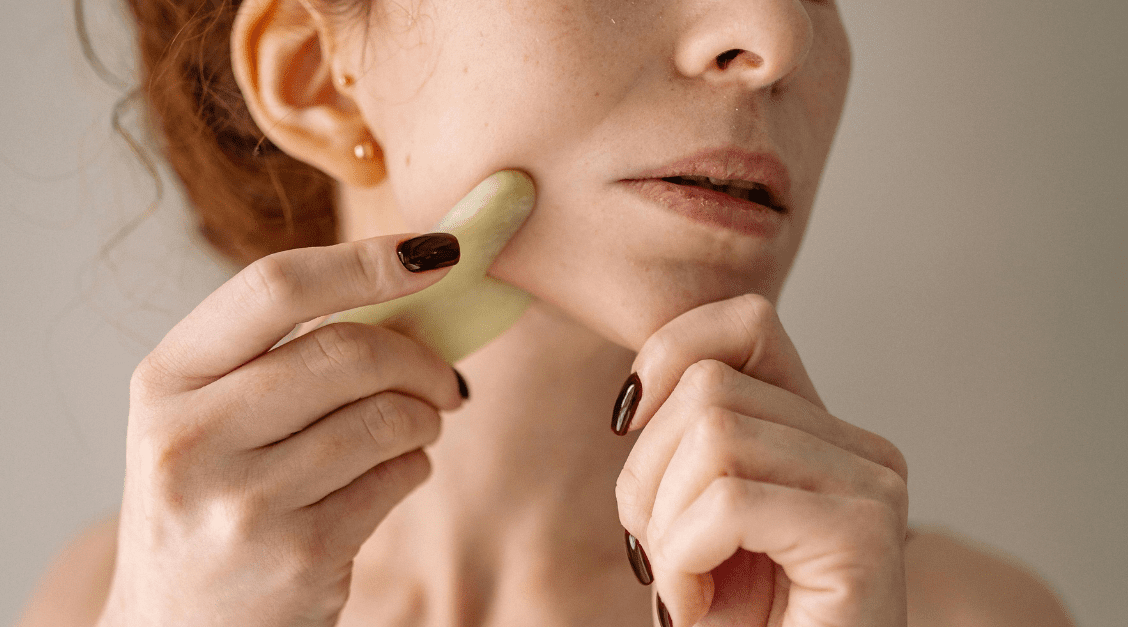 ماساژ صورت - نحوه استفاده از گواشا