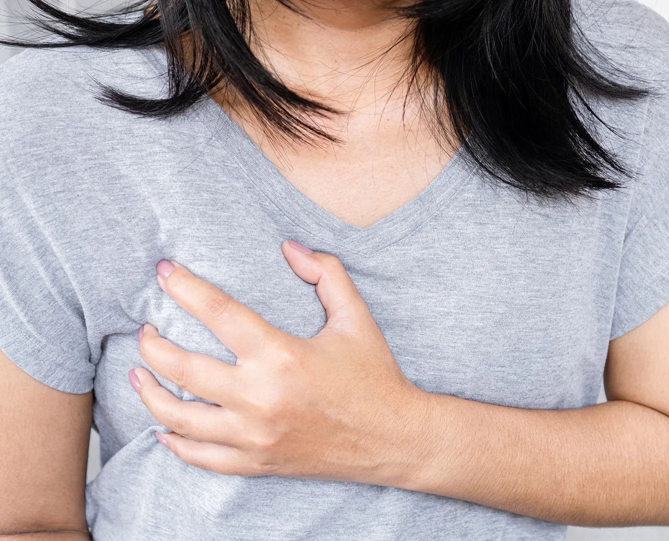 علائم درد سینه - علت درد سینه زنان