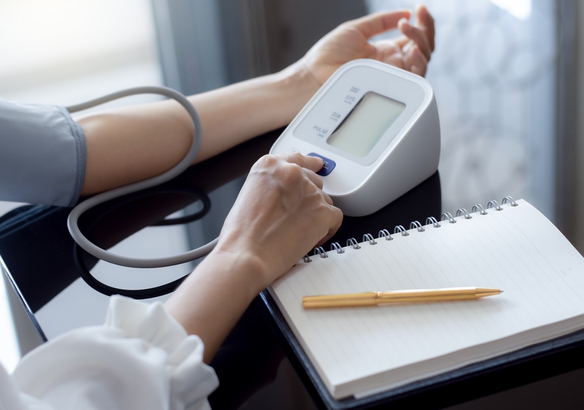 درمان فشار خون بالا - درمان فشار خون بالا با عرقیات گیاهی