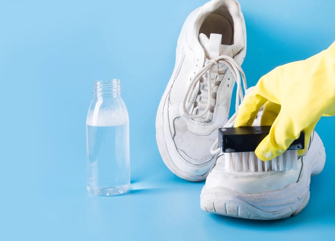 تمیز کردن کفش - رفع بوی بد کفش با جوش شیرین