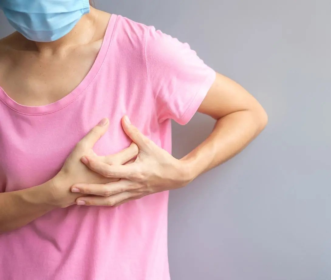 درمان درد سینه - علت درد سینه زنان