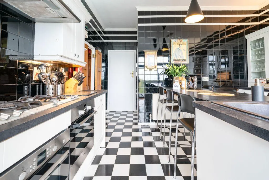 ترند دکوراسیون شطرنجی؛ چطور Checkerboard را وارد خانه کنیم؟